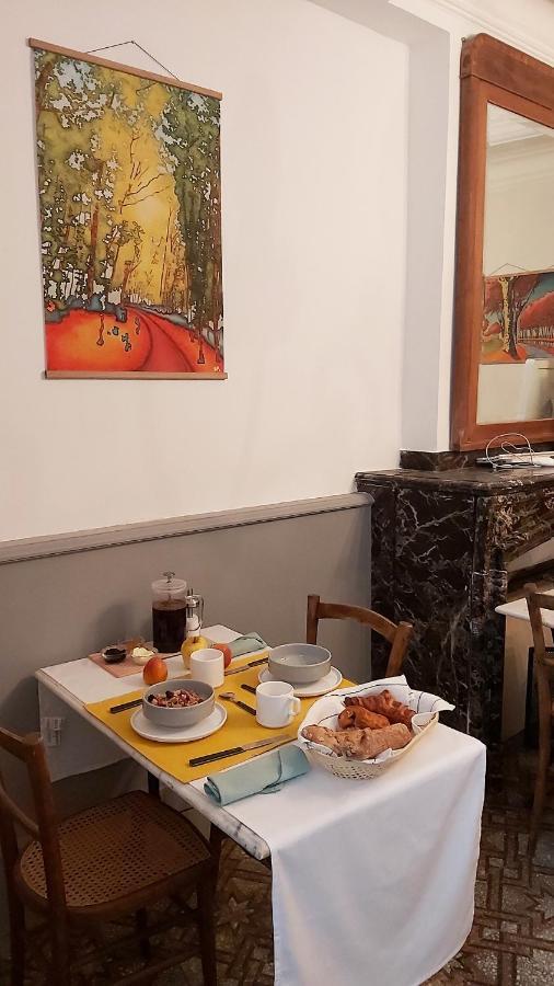 L'Oiseau Bleu Rollier Acomodação com café da manhã Roubia Exterior foto